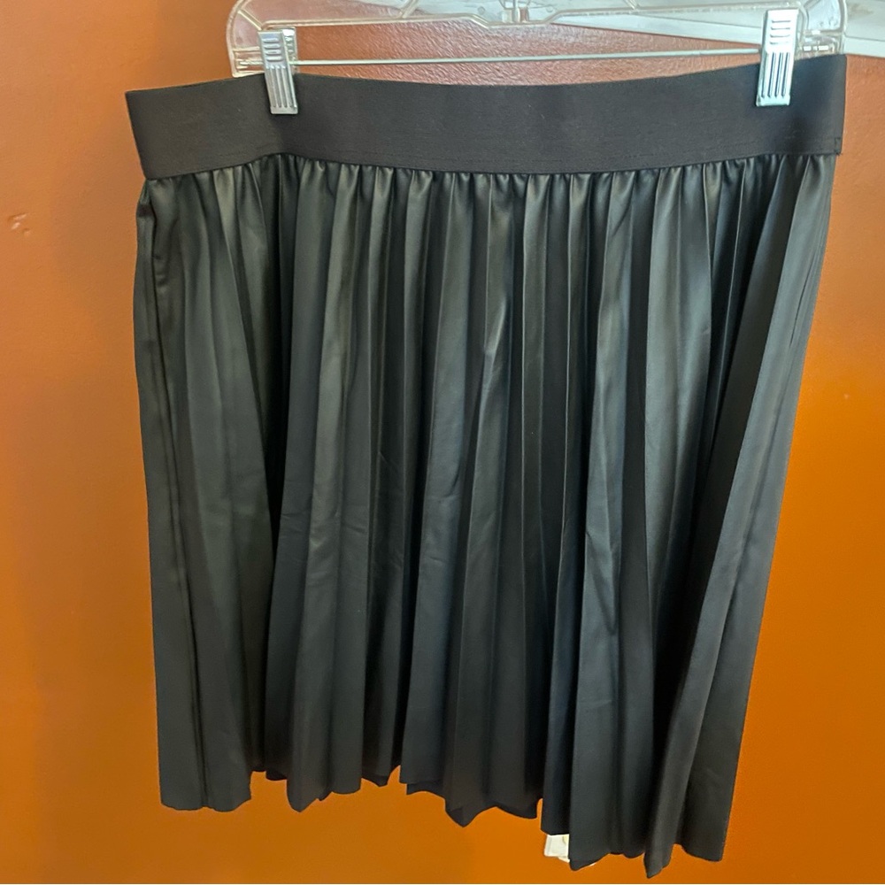 Black faux pleated skirt